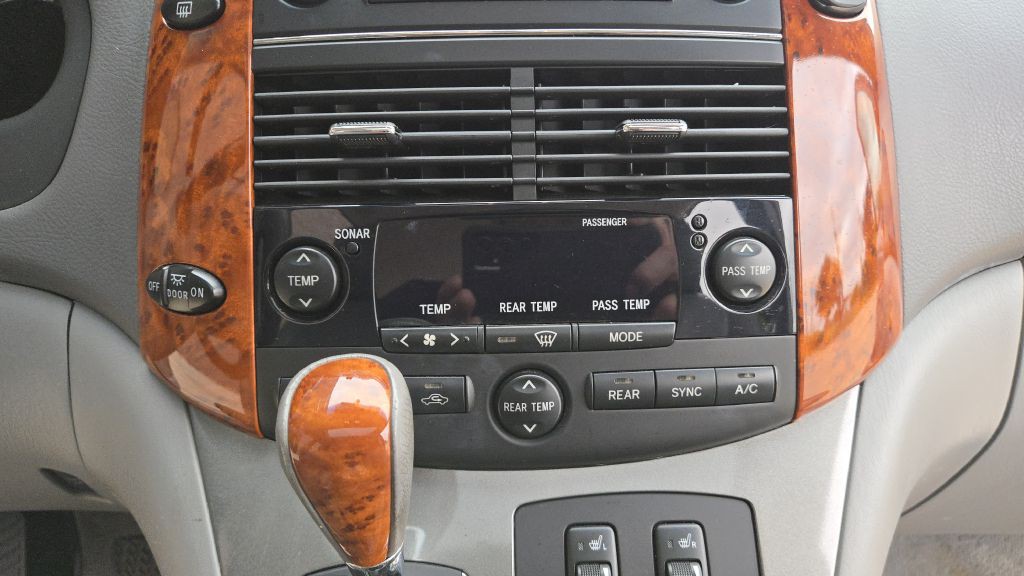 2006 Toyota Sienna Image 48