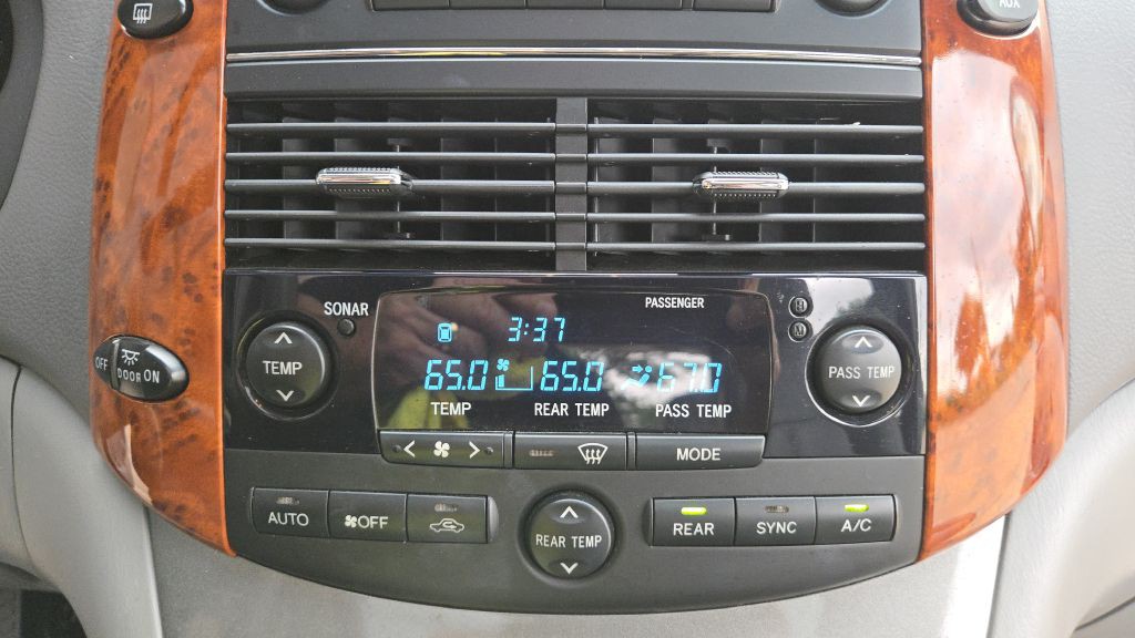 2006 Toyota Sienna Image 50