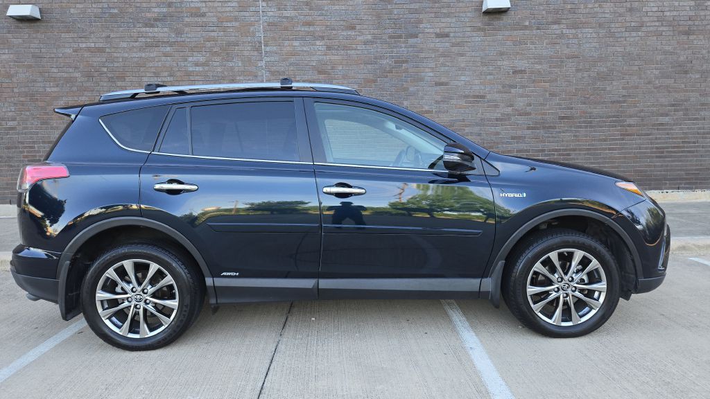 2018 Toyota Rav4 Image 2