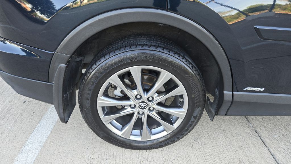 2018 Toyota Rav4 Image 9