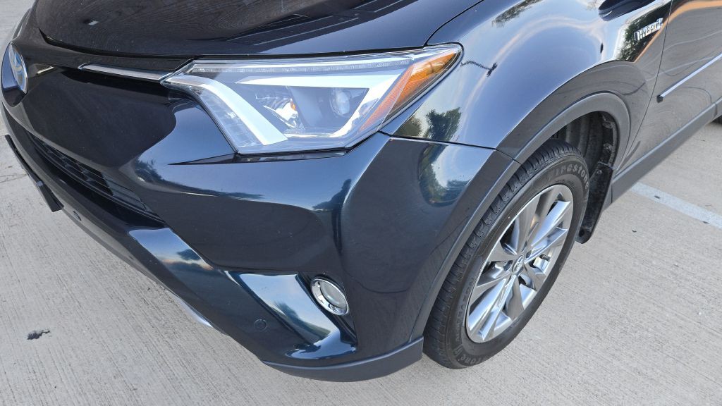2018 Toyota Rav4 Image 16