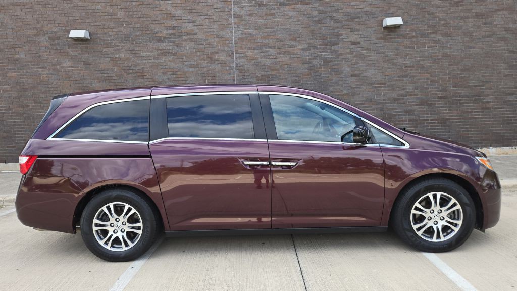 2013 Honda Odyssey Image 2