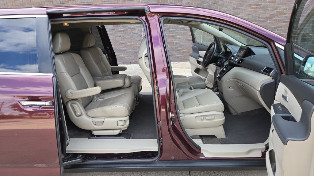 2013 Honda Odyssey Image 4