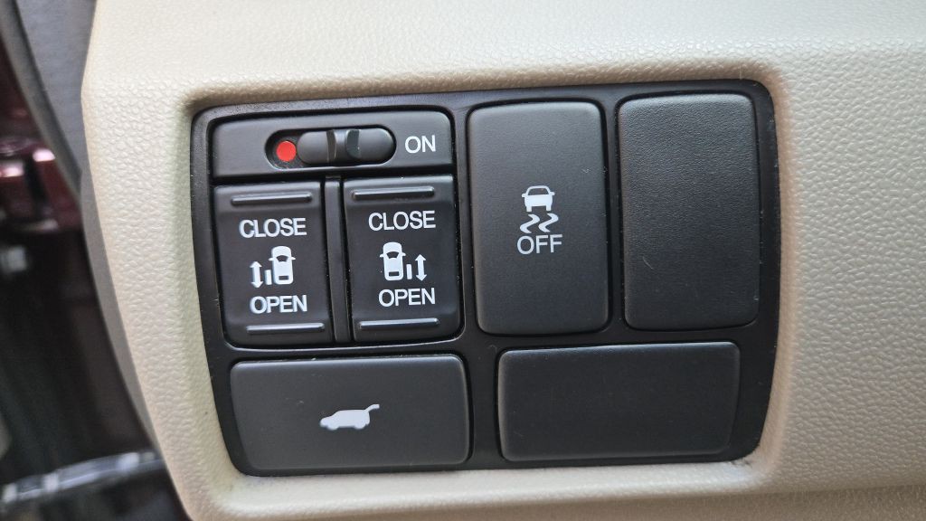 2013 Honda Odyssey Image 32