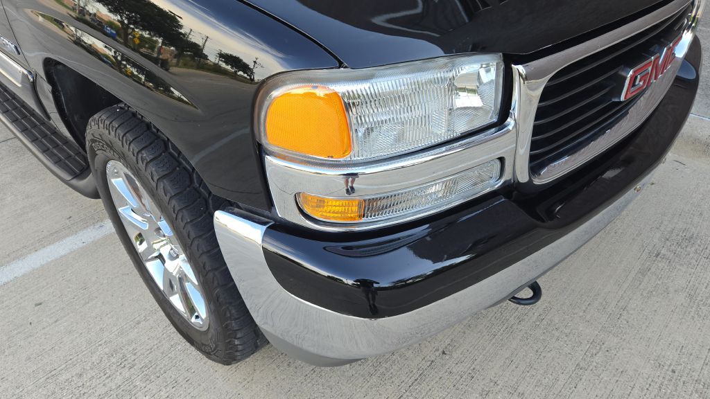 2004 GMC Yukon Image 13