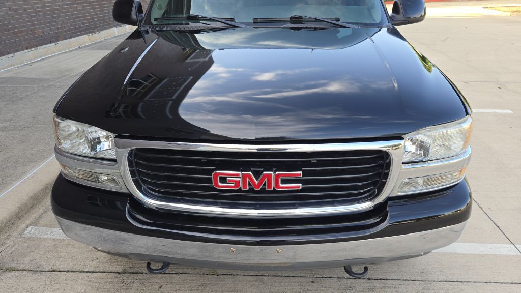 2004 GMC Yukon Image 16