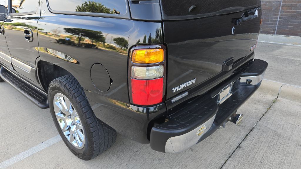 2004 GMC Yukon Image 22