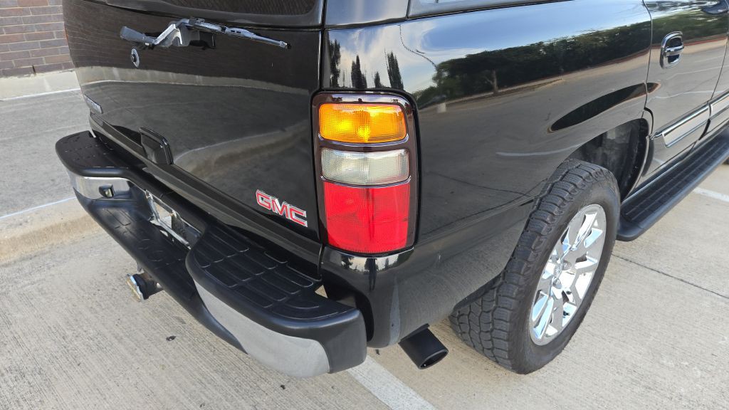2004 GMC Yukon Image 30