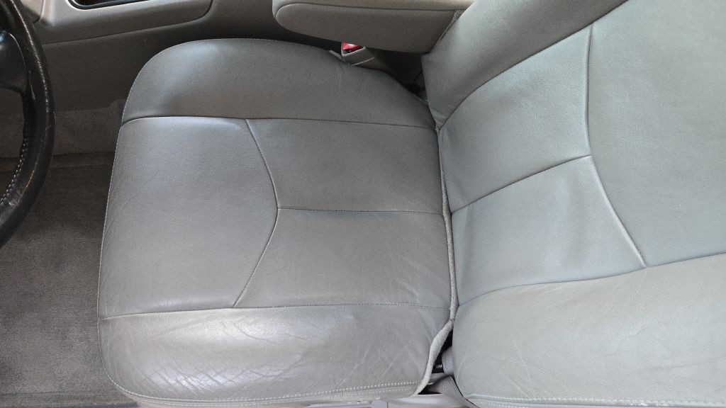 2004 GMC Yukon Image 38