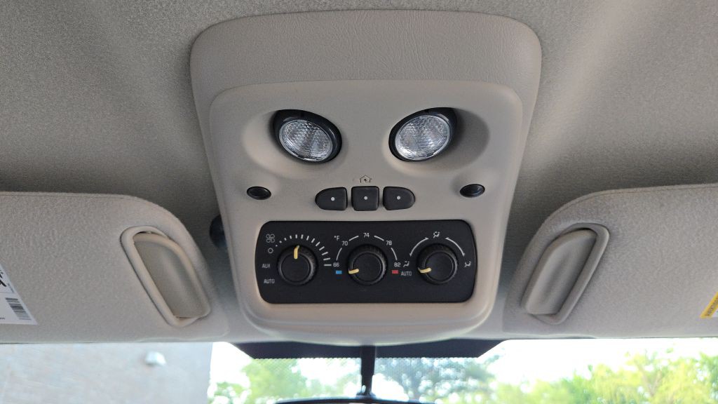2004 GMC Yukon Image 49