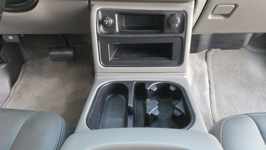 2004 GMC Yukon Image 51