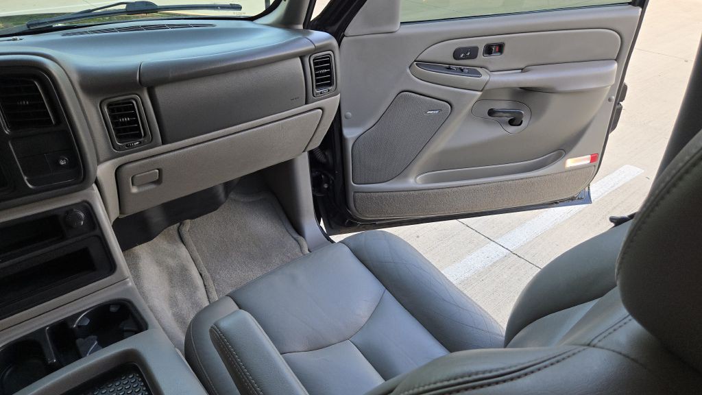 2004 GMC Yukon Image 54