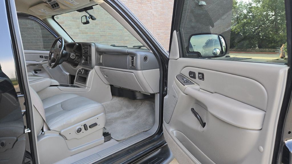 2004 GMC Yukon Image 55