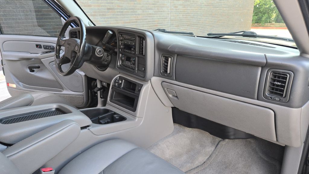 2004 GMC Yukon Image 61