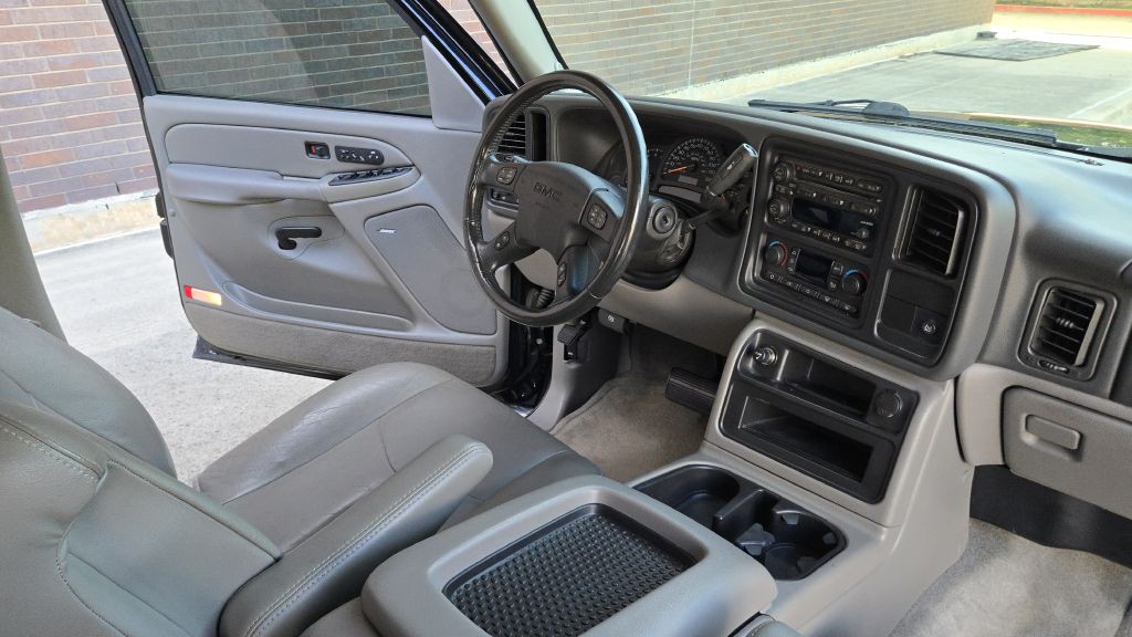 2004 GMC Yukon Image 63
