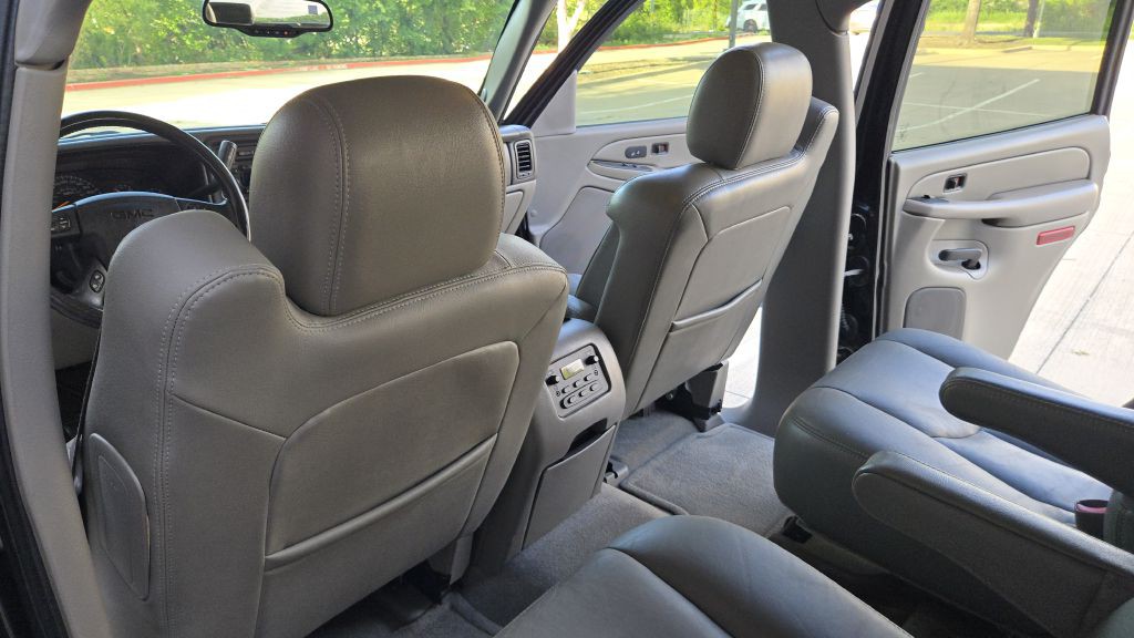 2004 GMC Yukon Image 66