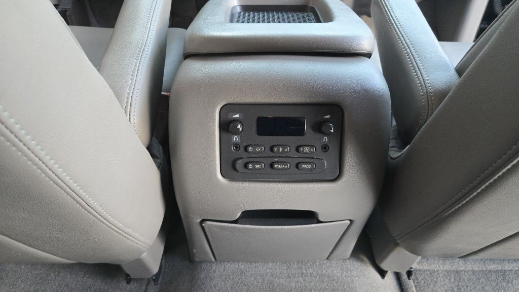 2004 GMC Yukon Image 70