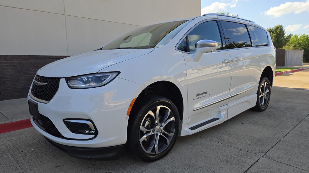 2022 Chrysler Pacifica Image 12