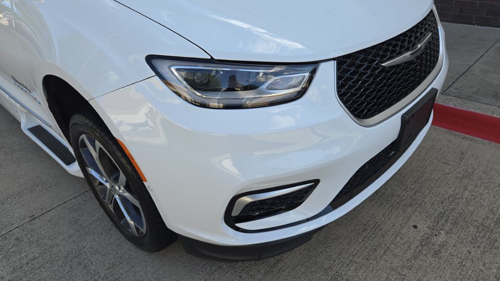 2022 Chrysler Pacifica Image 22
