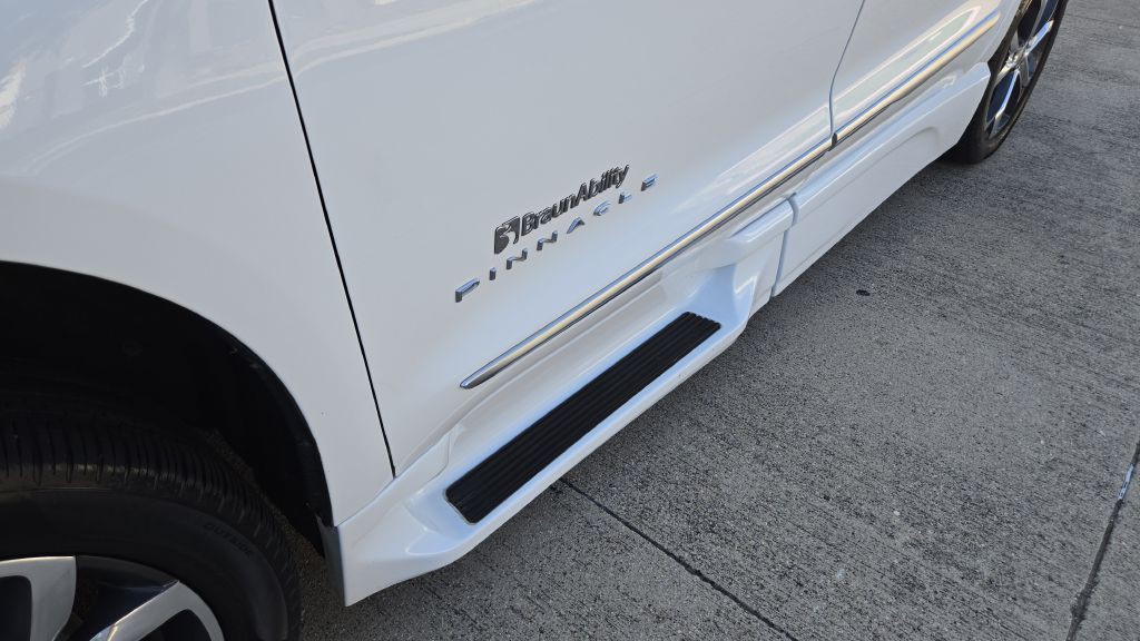 2022 Chrysler Pacifica Image 26