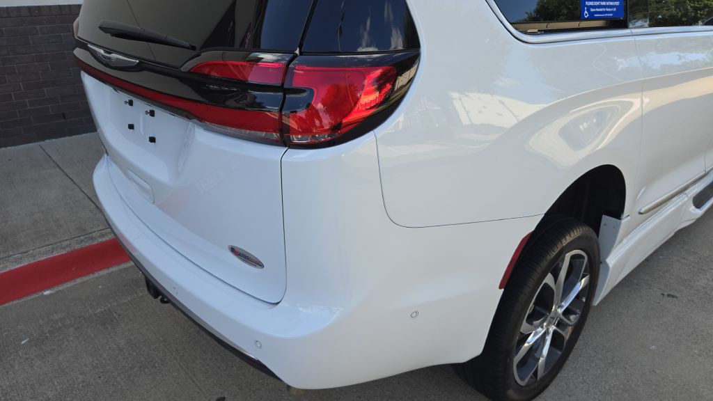 2022 Chrysler Pacifica Image 33