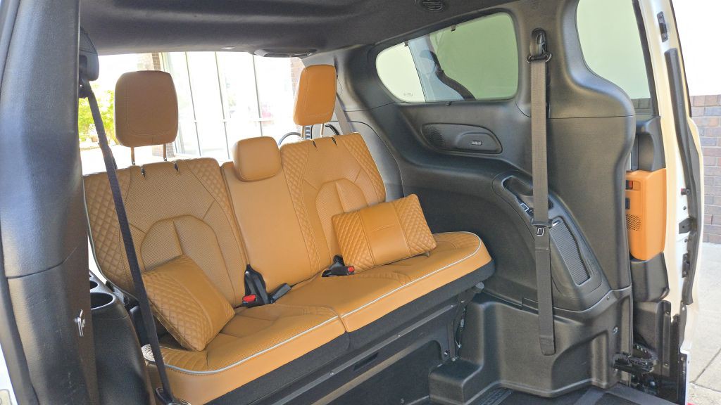 2022 Chrysler Pacifica Image 40