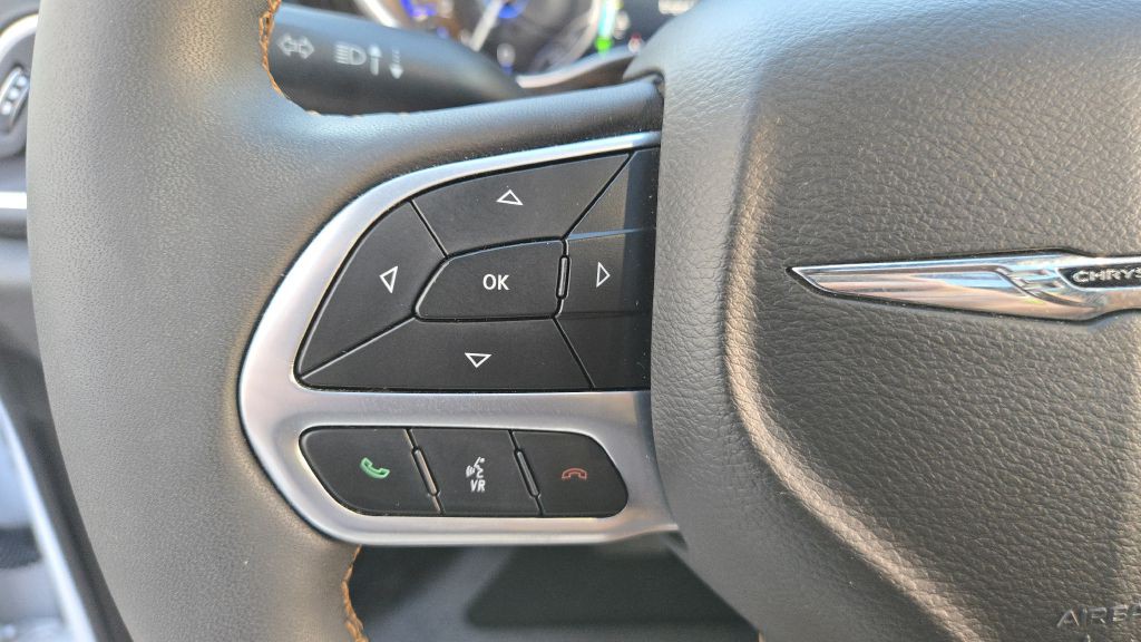 2022 Chrysler Pacifica Image 50