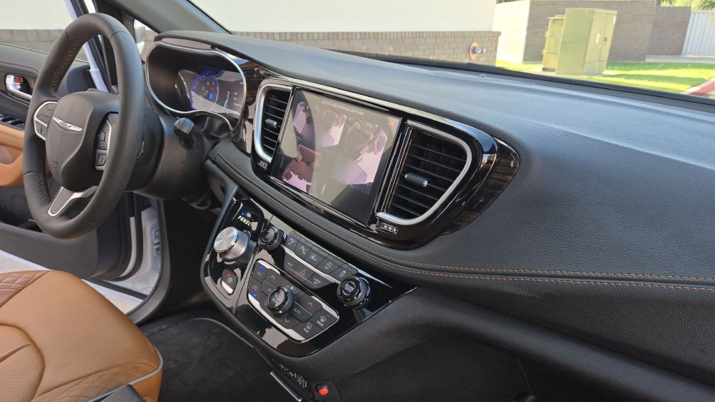 2022 Chrysler Pacifica Image 70