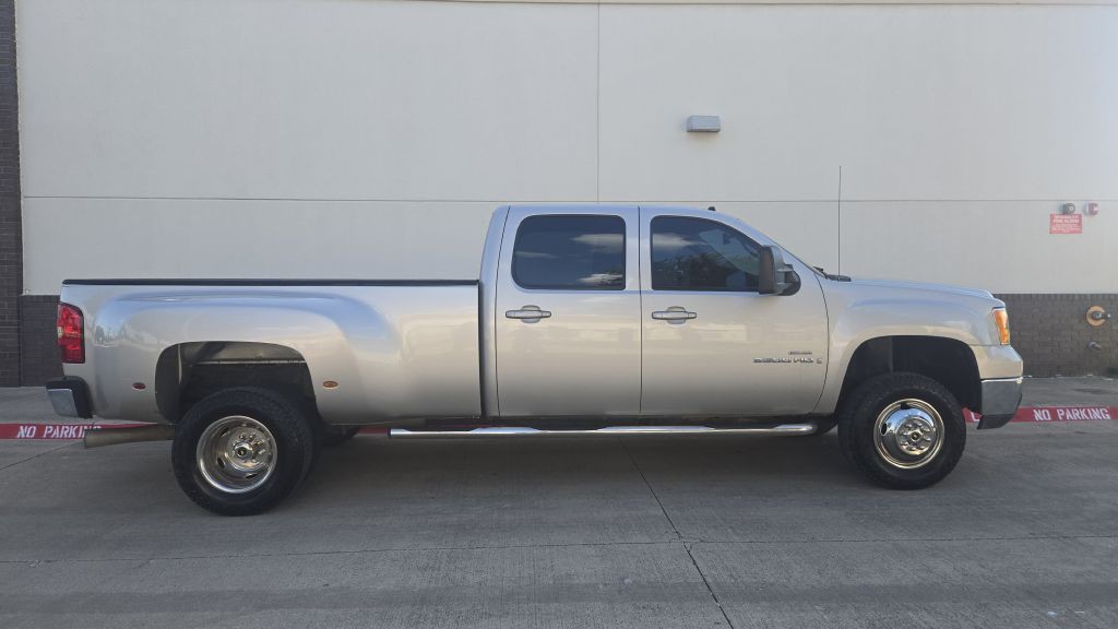 2007 GMC Sierra Image 2