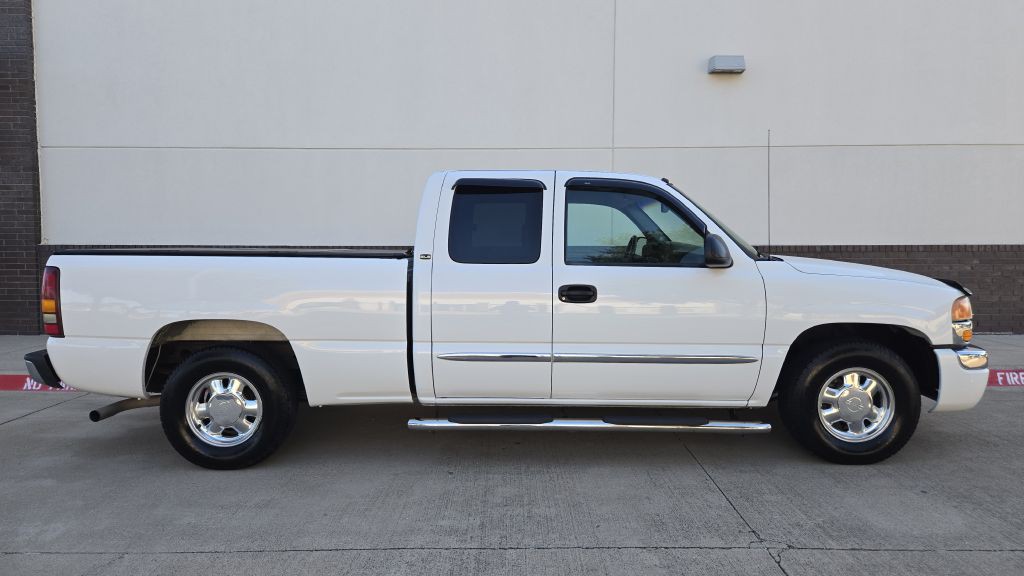 2003 GMC Sierra Image 2