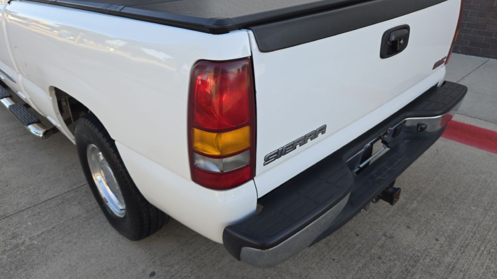 2003 GMC Sierra Image 22