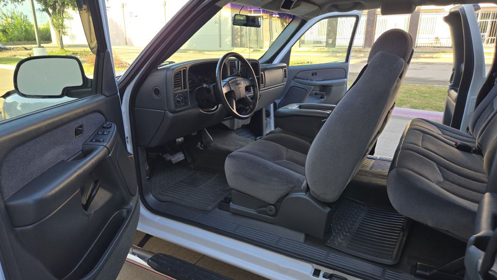 2003 GMC Sierra Image 28