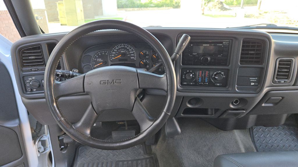 2003 GMC Sierra Image 38