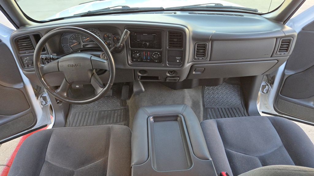 2003 GMC Sierra Image 40