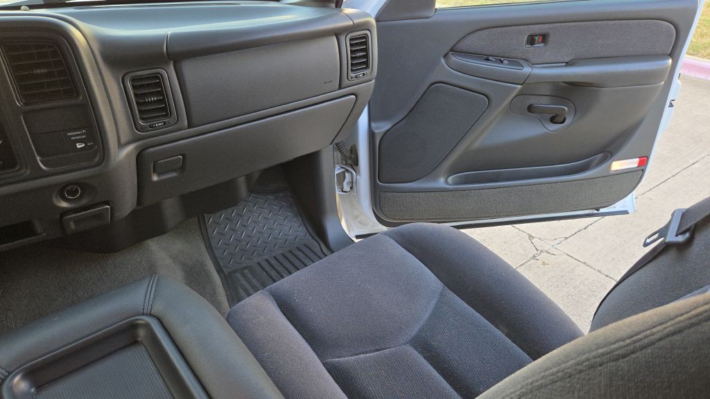2003 GMC Sierra Image 49
