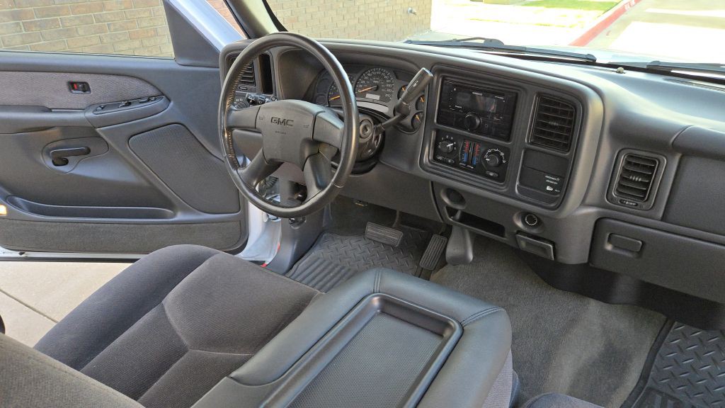 2003 GMC Sierra Image 56