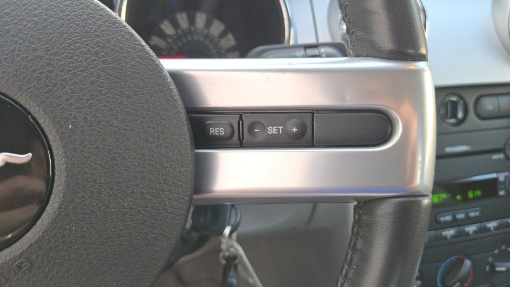 2006 Ford Mustang Image 34