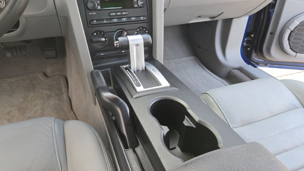 2006 Ford Mustang Image 39