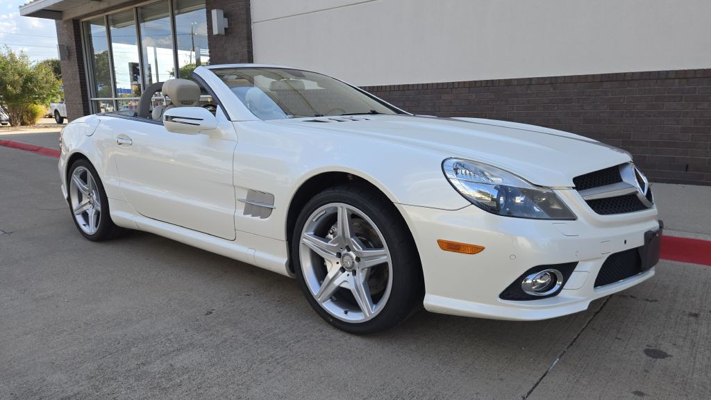 2011 Mercedes-Benz SL-Class Image 1