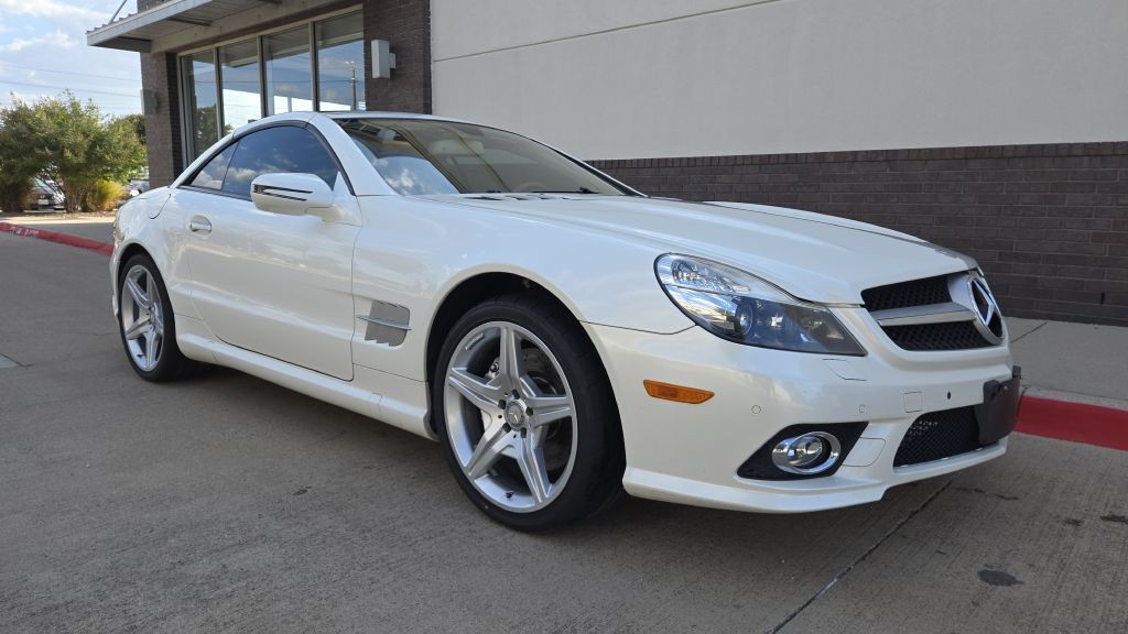 2011 Mercedes-Benz SL-Class Image 2