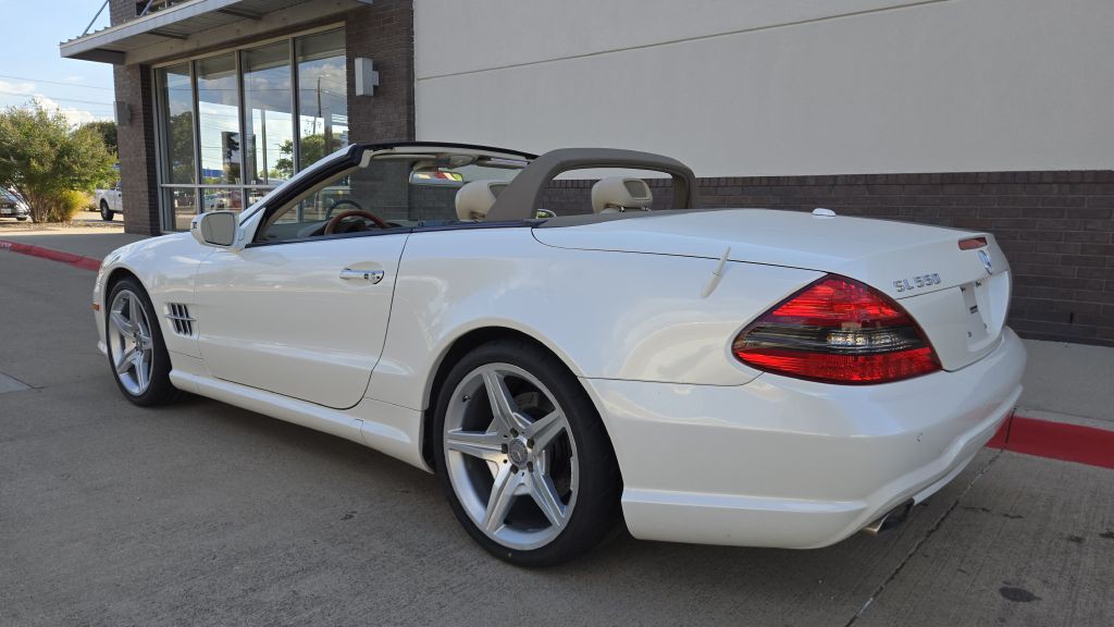 2011 Mercedes-Benz SL-Class Image 7