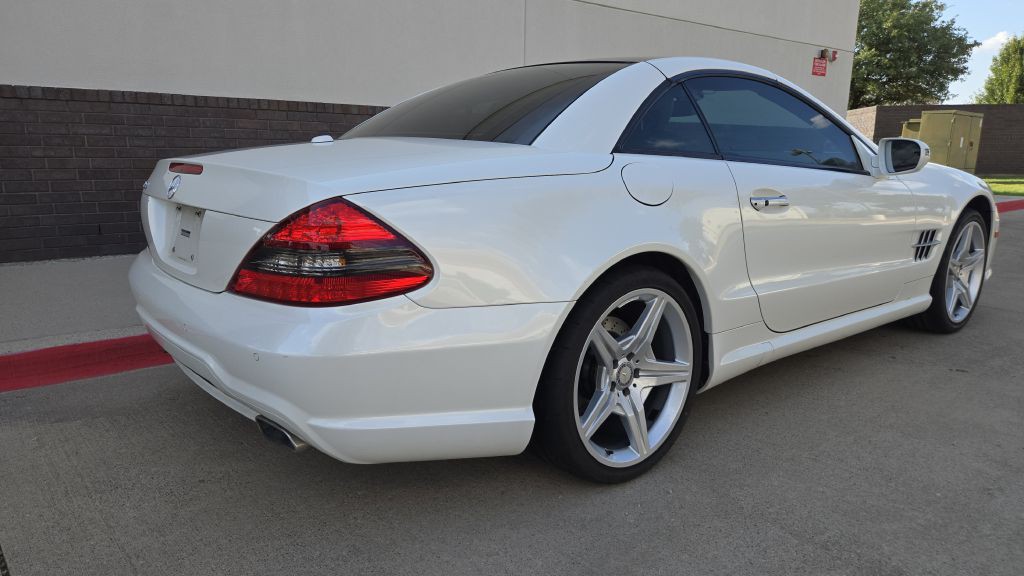 2011 Mercedes-Benz SL-Class Image 8
