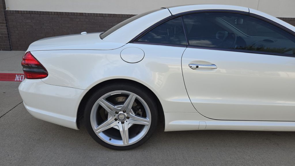 2011 Mercedes-Benz SL-Class Image 10