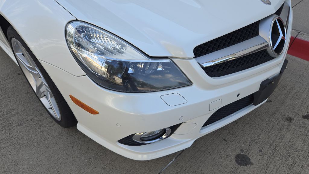 2011 Mercedes-Benz SL-Class Image 14