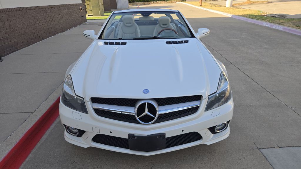 2011 Mercedes-Benz SL-Class Image 16