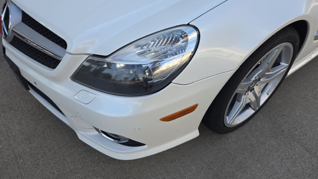 2011 Mercedes-Benz SL-Class Image 18