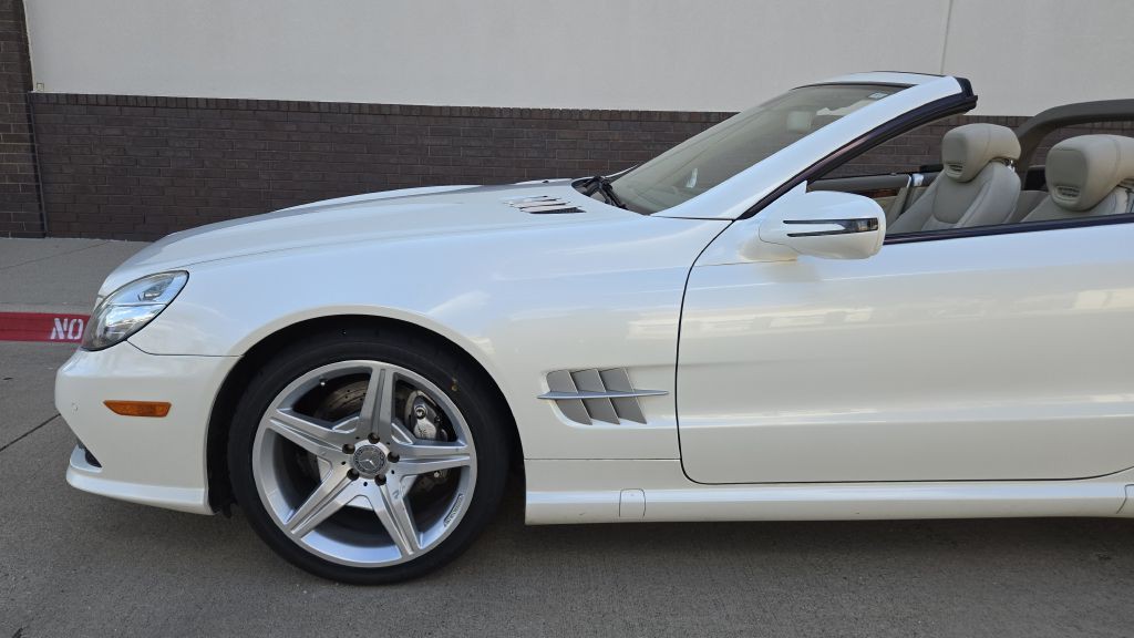 2011 Mercedes-Benz SL-Class Image 19