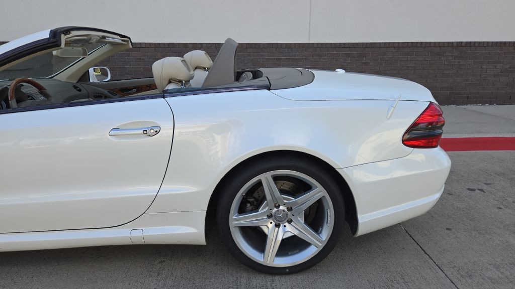 2011 Mercedes-Benz SL-Class Image 21