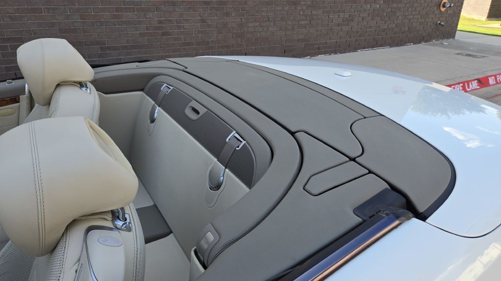2011 Mercedes-Benz SL-Class Image 22