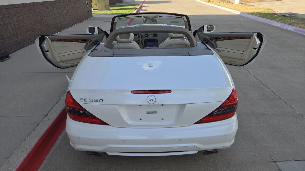 2011 Mercedes-Benz SL-Class Image 27